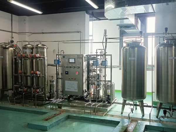 畜牧飲用純化水系統(tǒng),純化水設(shè)備,飲用純化水機(jī) 畜牧飲用純化水系統(tǒng),純化水設(shè)備,飲用純化水機(jī)